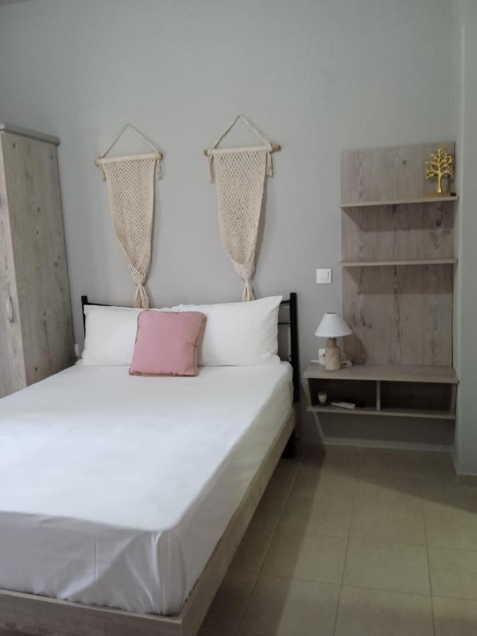Almira - rooms to let Nea Roda Exterior foto