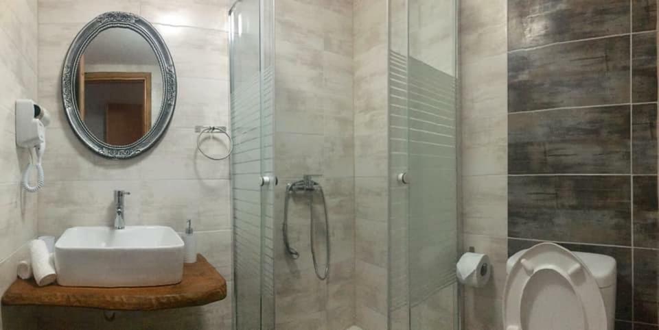 Almira - rooms to let Nea Roda Exterior foto