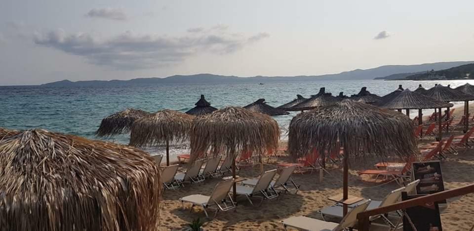 Almira - rooms to let Nea Roda Exterior foto