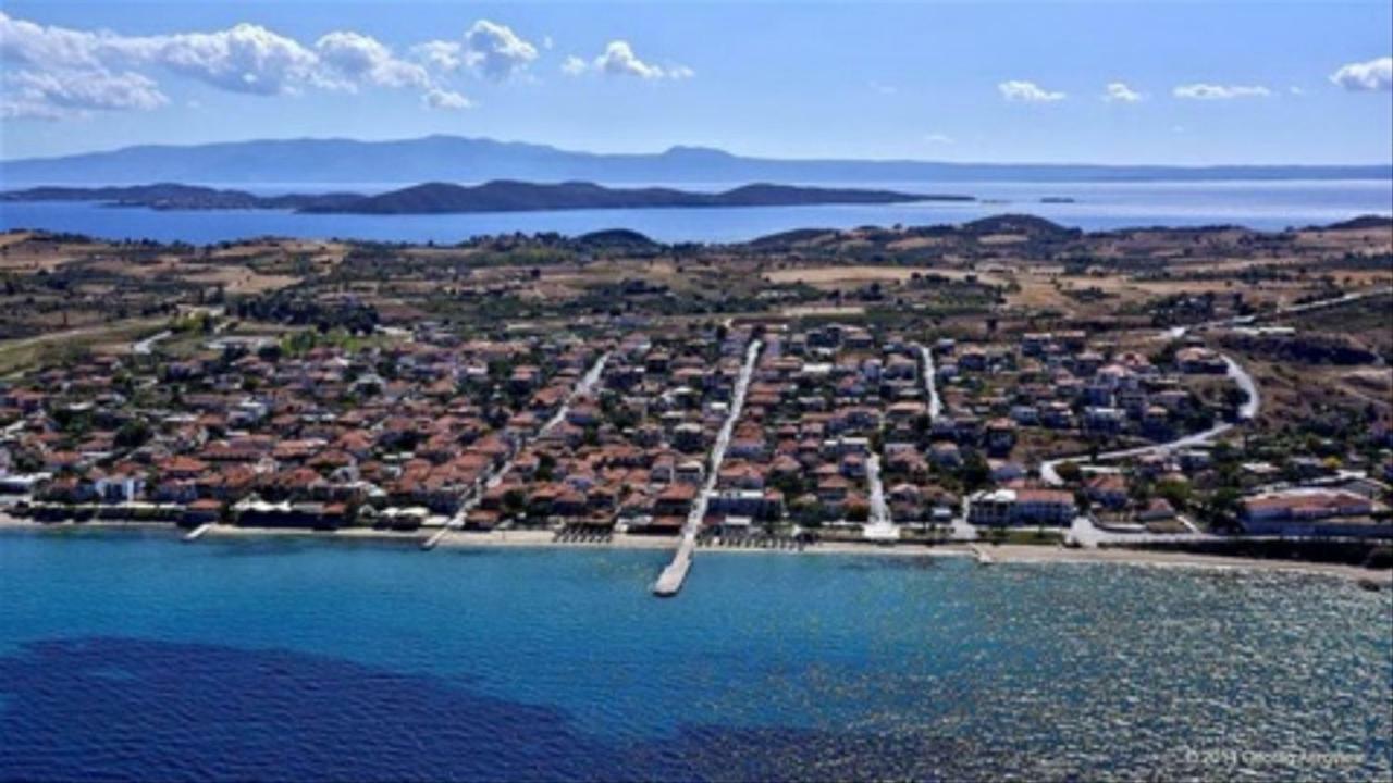 Almira - rooms to let Nea Roda Exterior foto